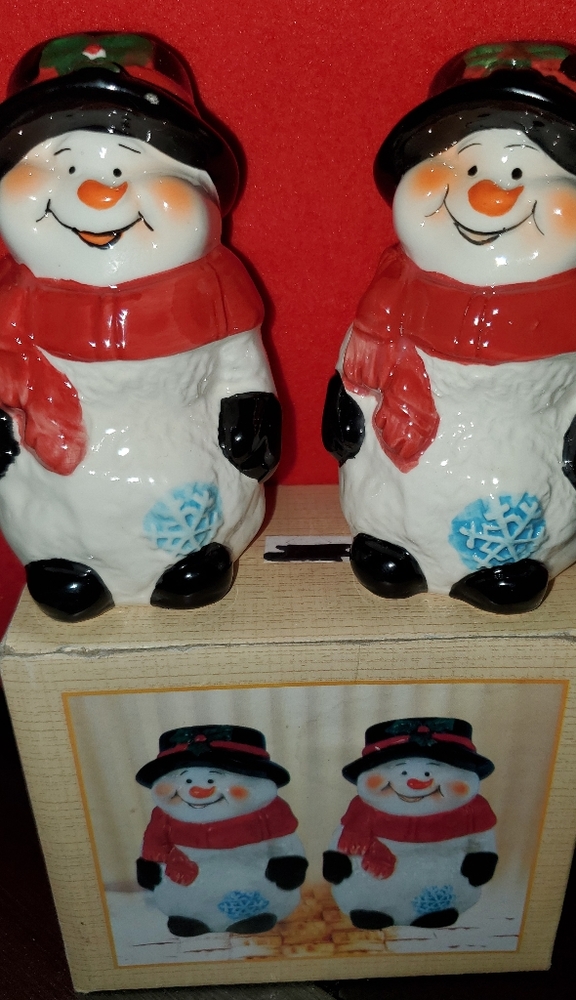 NEW IN BOX...CHRISTMAS SALT AND PEPPER SHAKERS